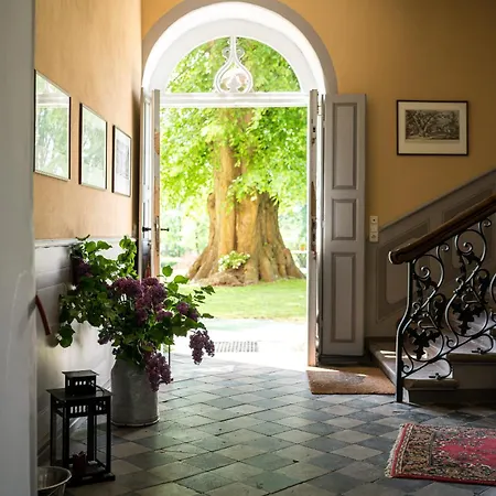 Schloss Lühburg-insel Der Ruhe Im Mecklenburger Parkland Apartment *